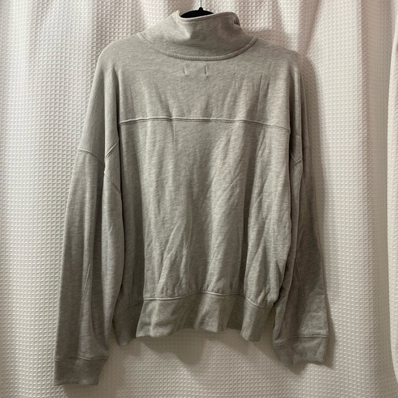 NWT L&G Fluffy Fleece Zip Top - Picture 7 of 7